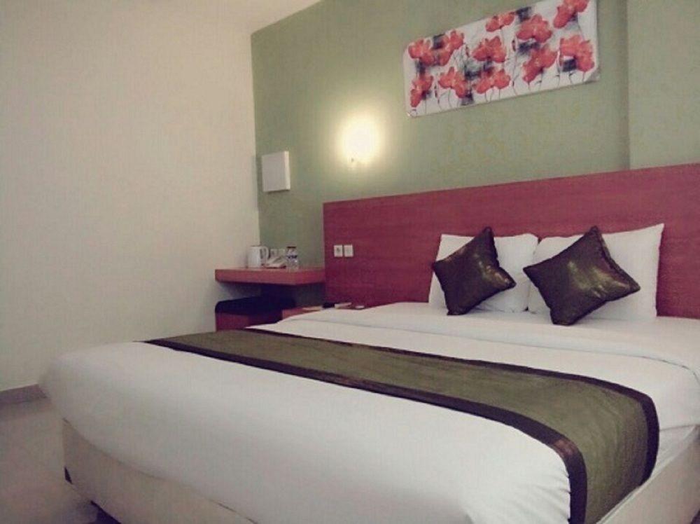 Отель Reddoorz @ Raya Kuta Кута Экстерьер фото