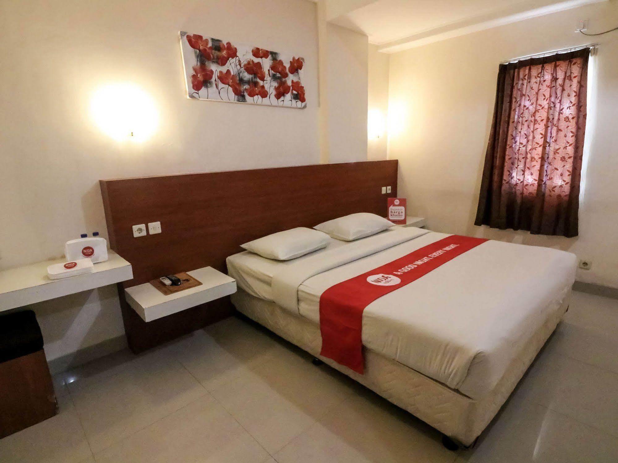 Отель Reddoorz @ Raya Kuta Кута Экстерьер фото