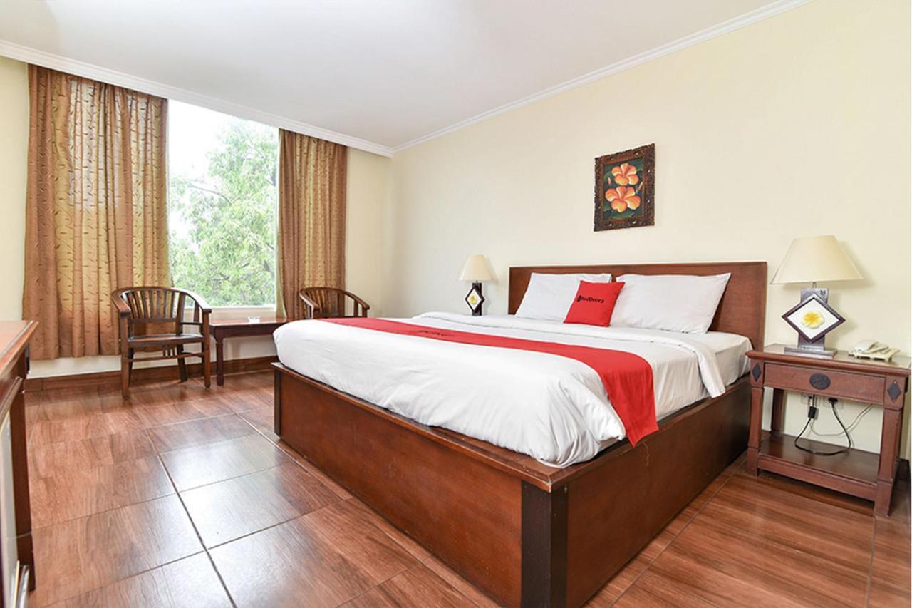Отель Reddoorz @ Raya Kuta Кута Экстерьер фото